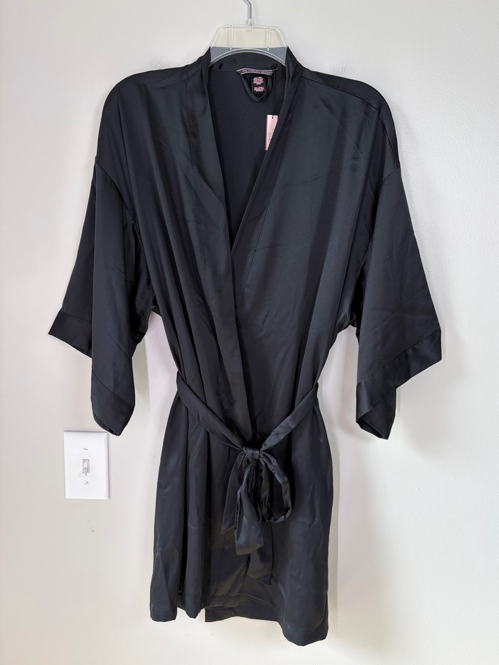 Victoria’s Secret Black Satin Cropped Sleeve Short Robe Size M/L
